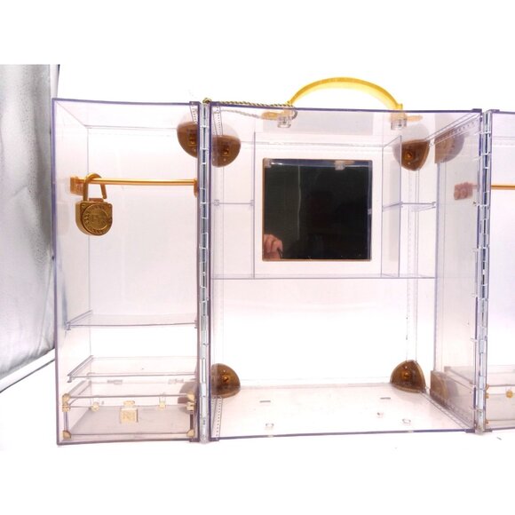 Rainbow High Deluxe Fashion Closet Fashion Storage yes Lock 2 Dolls Color Change